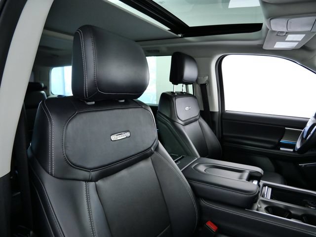 Certified 2025 Ford Expedition Platinum AWD/4WD image 11