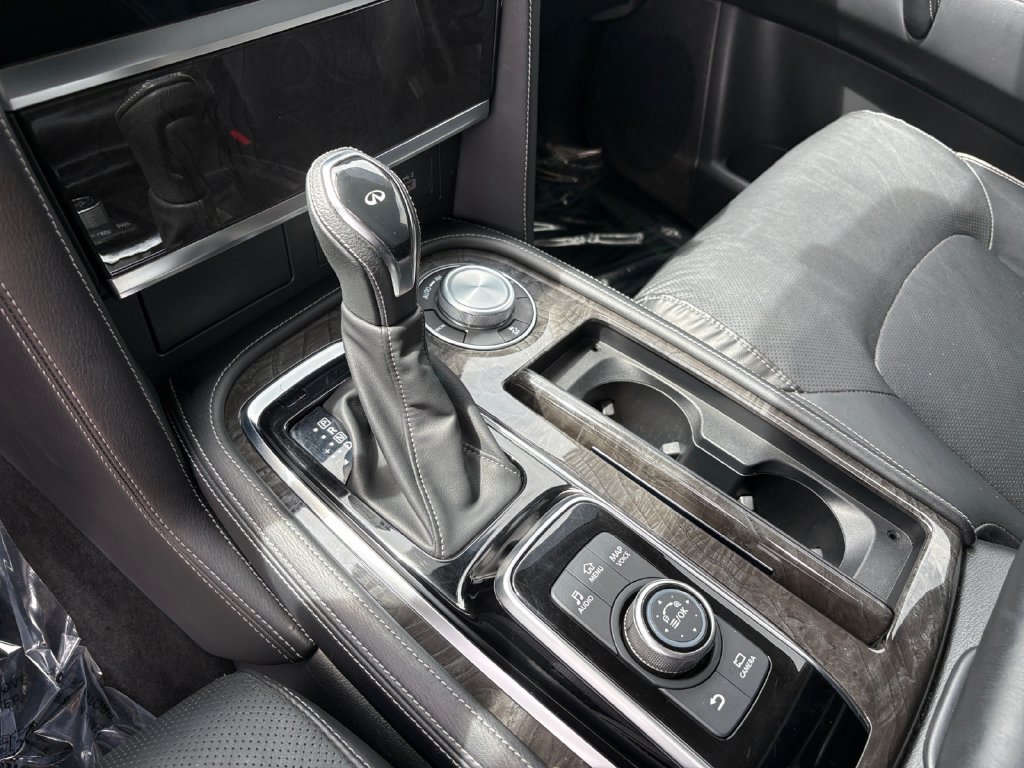 Used 2024 INFINITI QX80 Luxe AWD/4WD image 18
