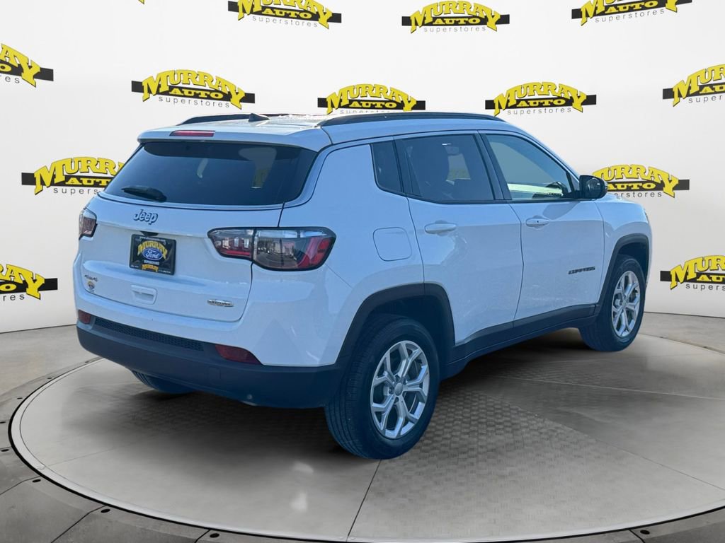 Used 2024 Jeep Compass Latitude AWD/4WD image 5