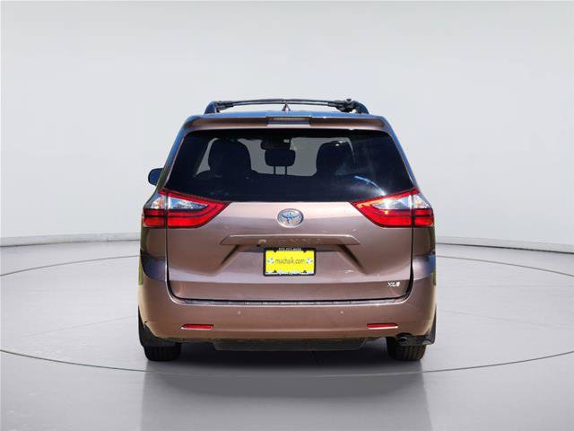 Used 2020 Toyota Sienna XLE Premium FWD image 5