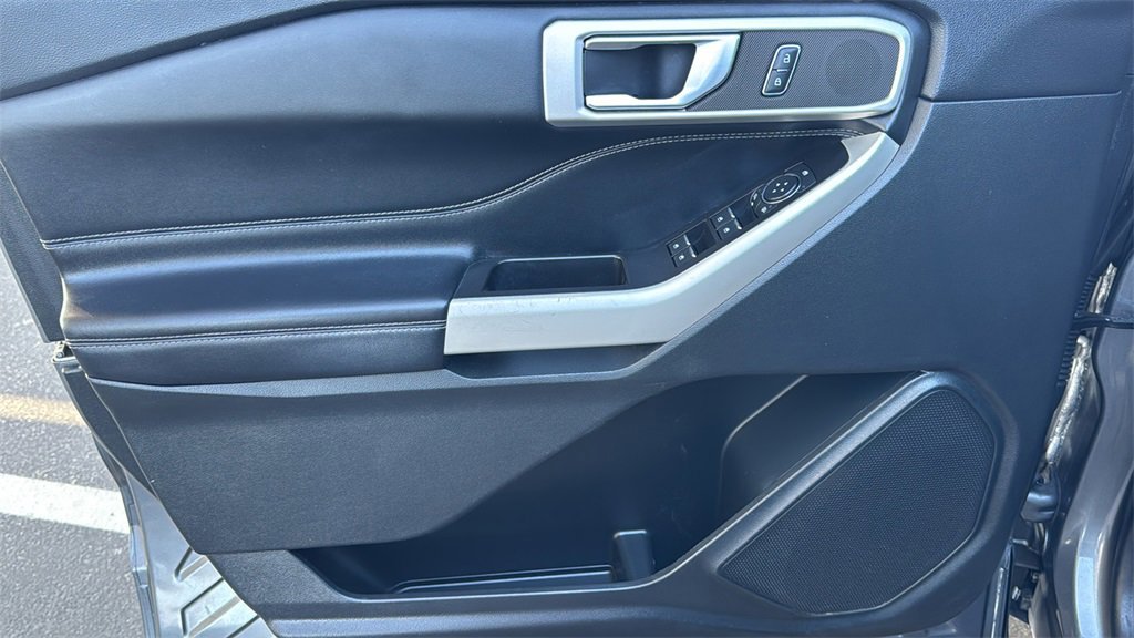 Certified 2021 Ford Explorer XLT w/ Equipment Group 202A image 18