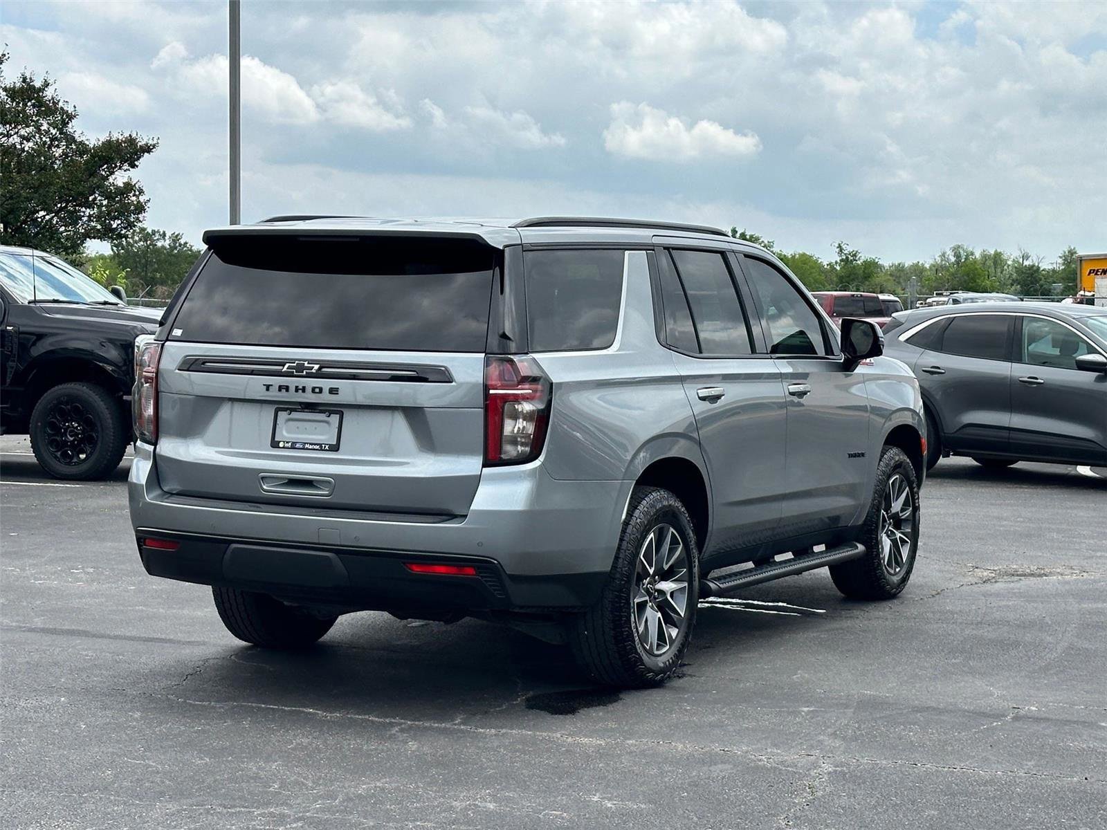Used 2024 Chevrolet Tahoe Z71 w/ Luxury Package image 3