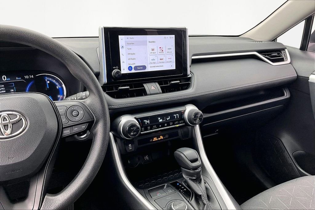 Used 2025 Toyota RAV4 XLE image 8