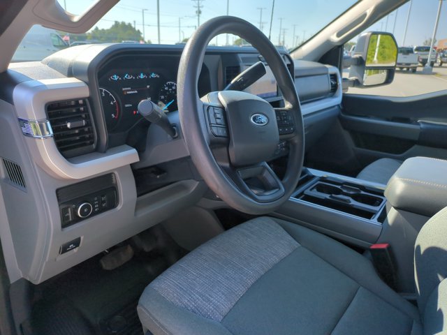Certified 2025 Ford F350 XLT w/ Snow Plow/Camper Package AWD/4WD image 16