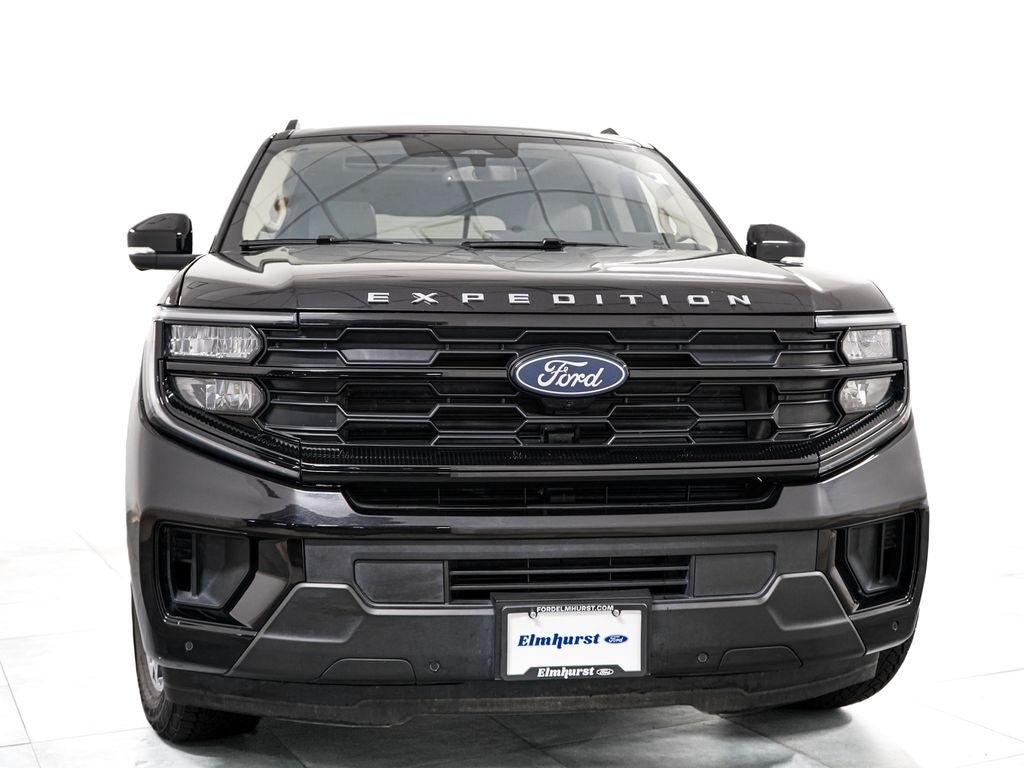Certified 2025 Ford Expedition Active AWD/4WD image 3