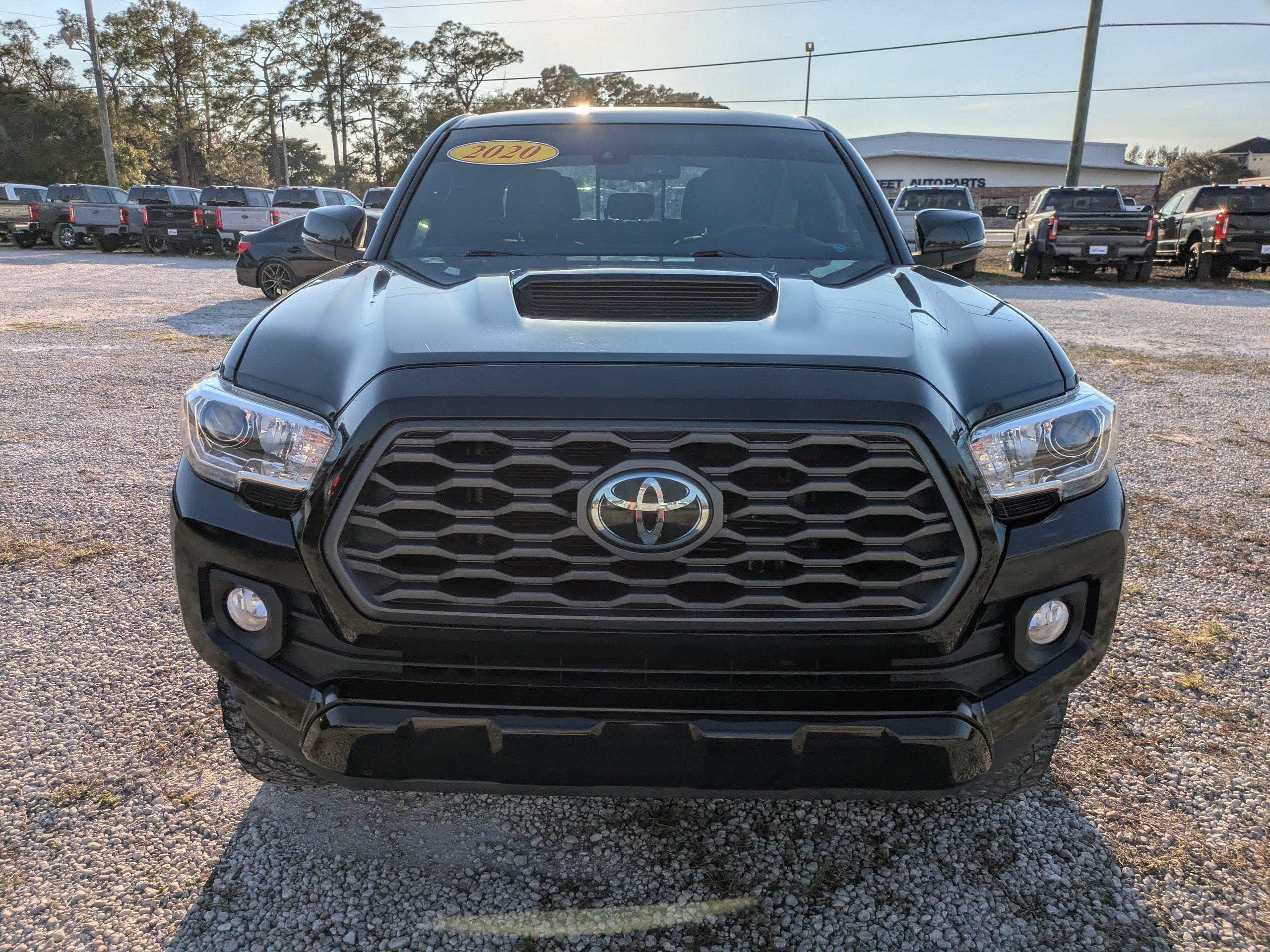 Used 2020 Toyota Tacoma TRD Sport image 9