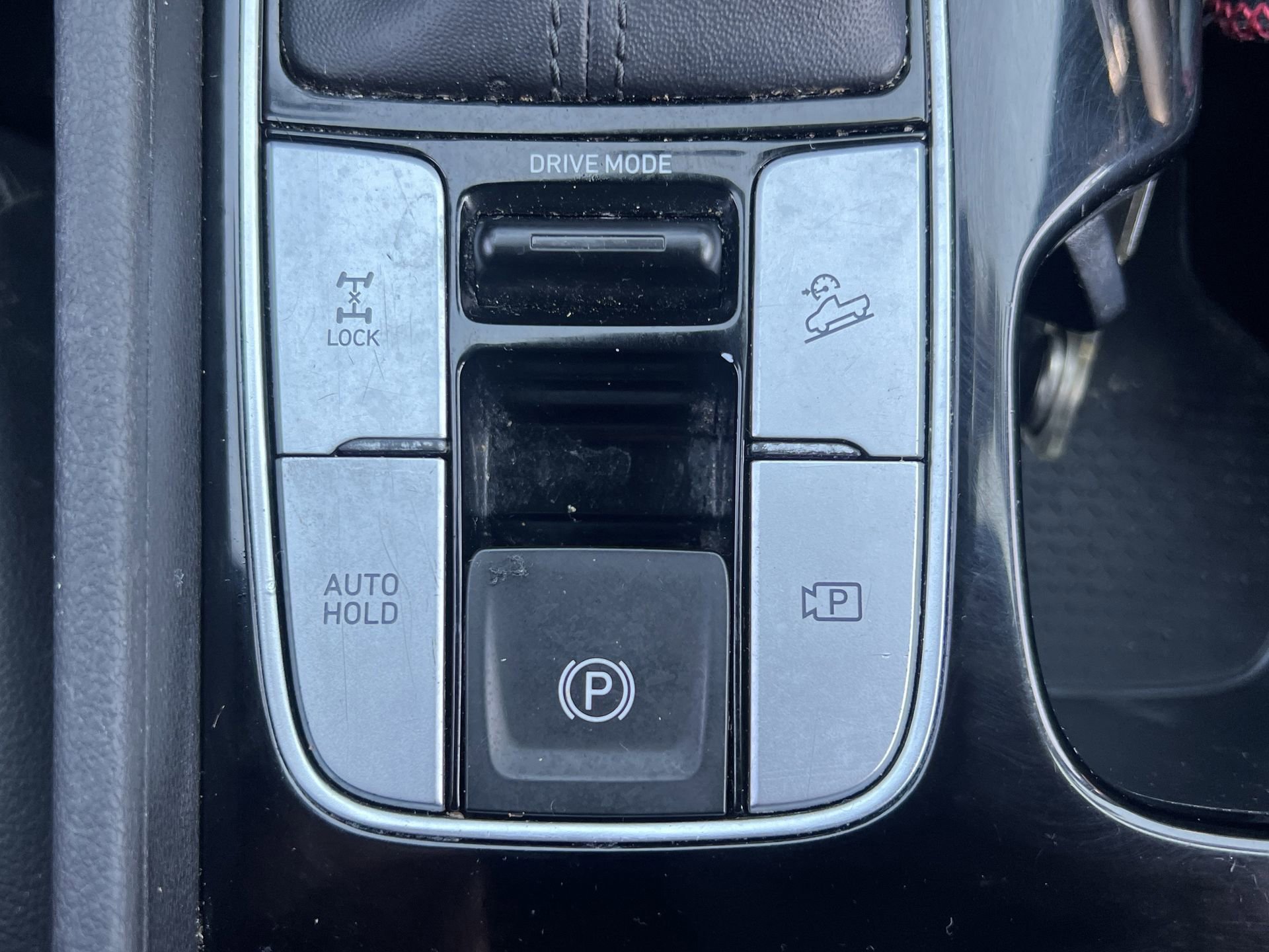 Used 2022 Hyundai Santa Cruz Limited image 15