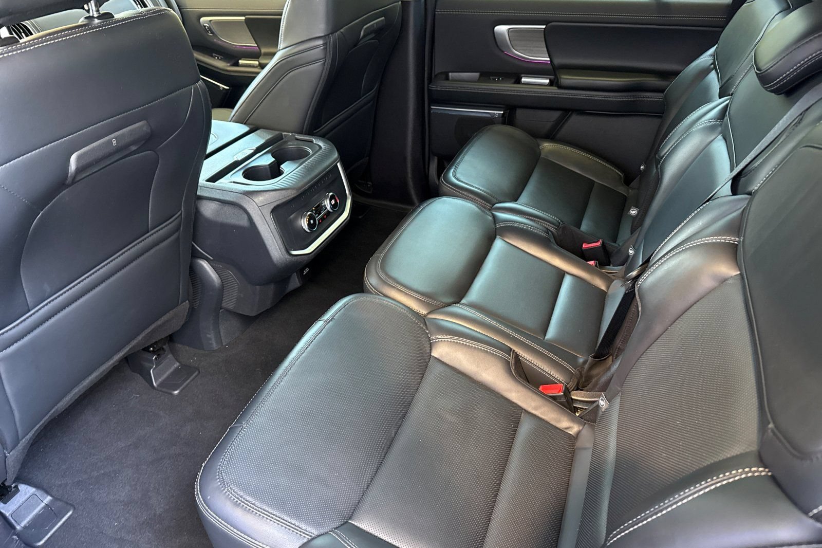 Certified 2025 Ford Expedition Max Platinum AWD/4WD image 4