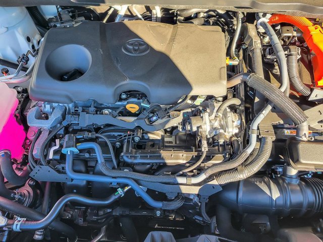 Used 2025 Toyota Sienna XSE image 31