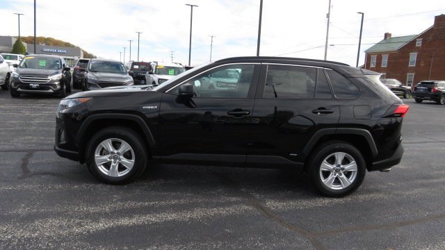 Used 2020 Toyota RAV4 LE video 2