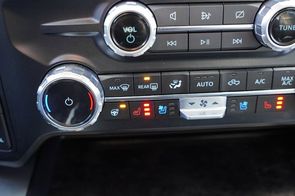 Certified 2023 Ford F350 Lariat w/ Chrome Package image 29