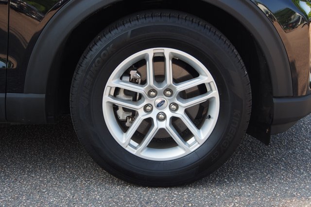 Certified 2025 Ford Explorer Active w/ Active Comfort Package RWD image 9
