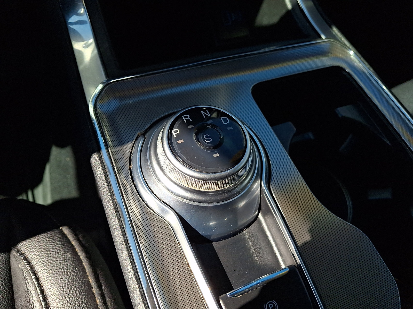 Certified 2022 Ford Edge Titanium AWD/4WD image 16