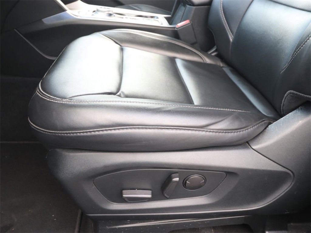 Certified 2022 Ford Explorer XLT w/ Equipment Group 202A image 14
