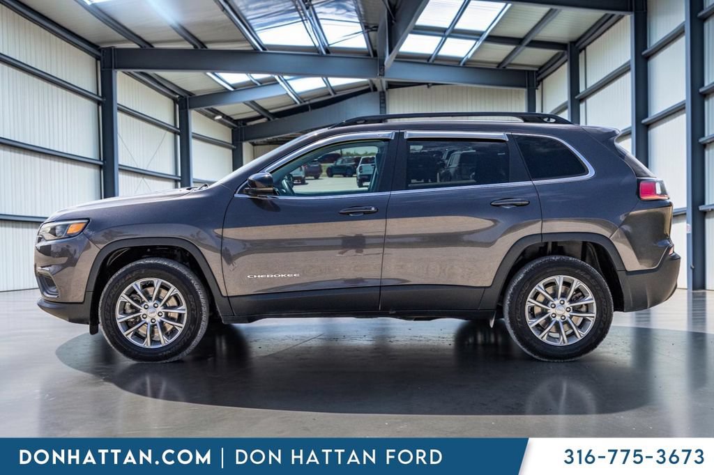 Used 2022 Jeep Cherokee Latitude Lux AWD/4WD image 3