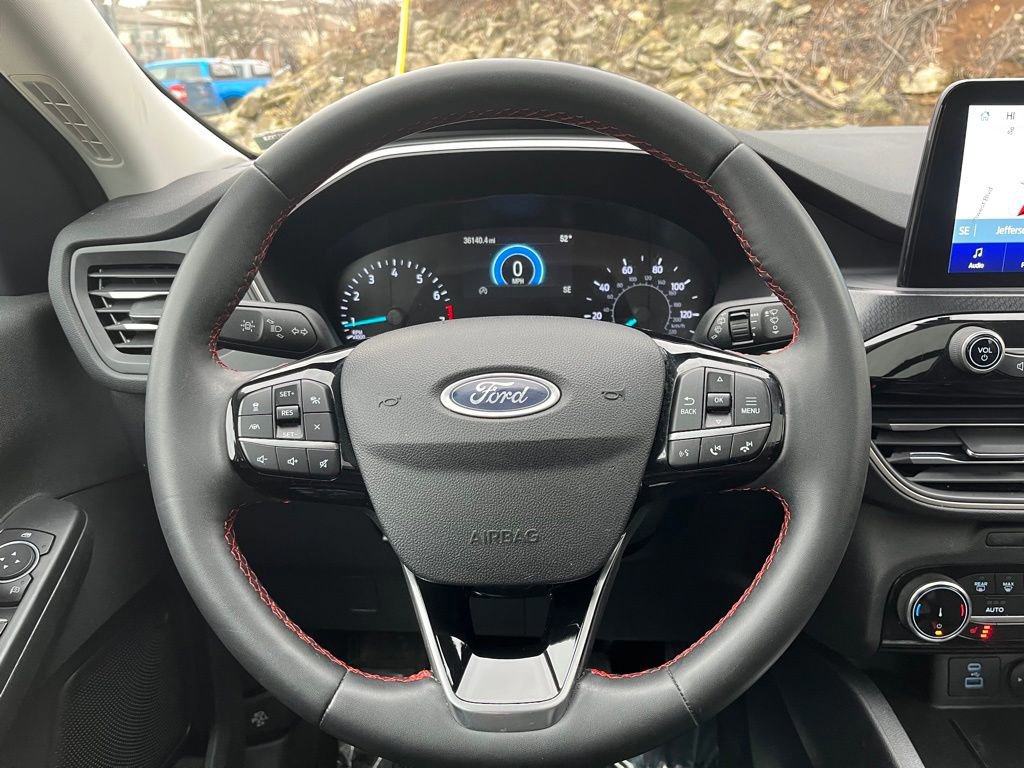 Certified 2022 Ford Escape SEL w/ SEL Stealth AWD Package image 16