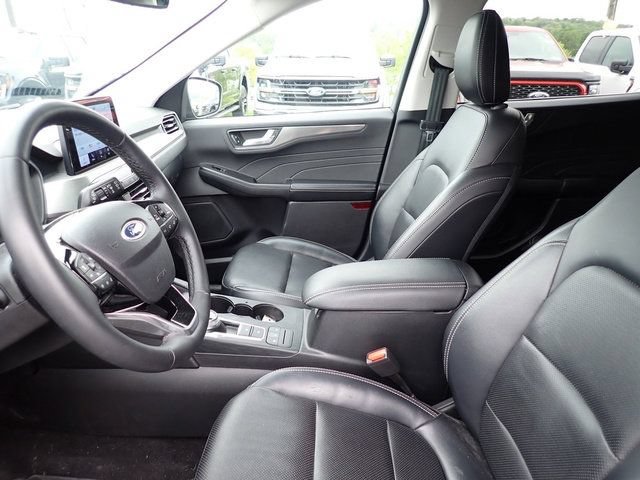 Certified 2022 Ford Escape Titanium AWD/4WD image 11