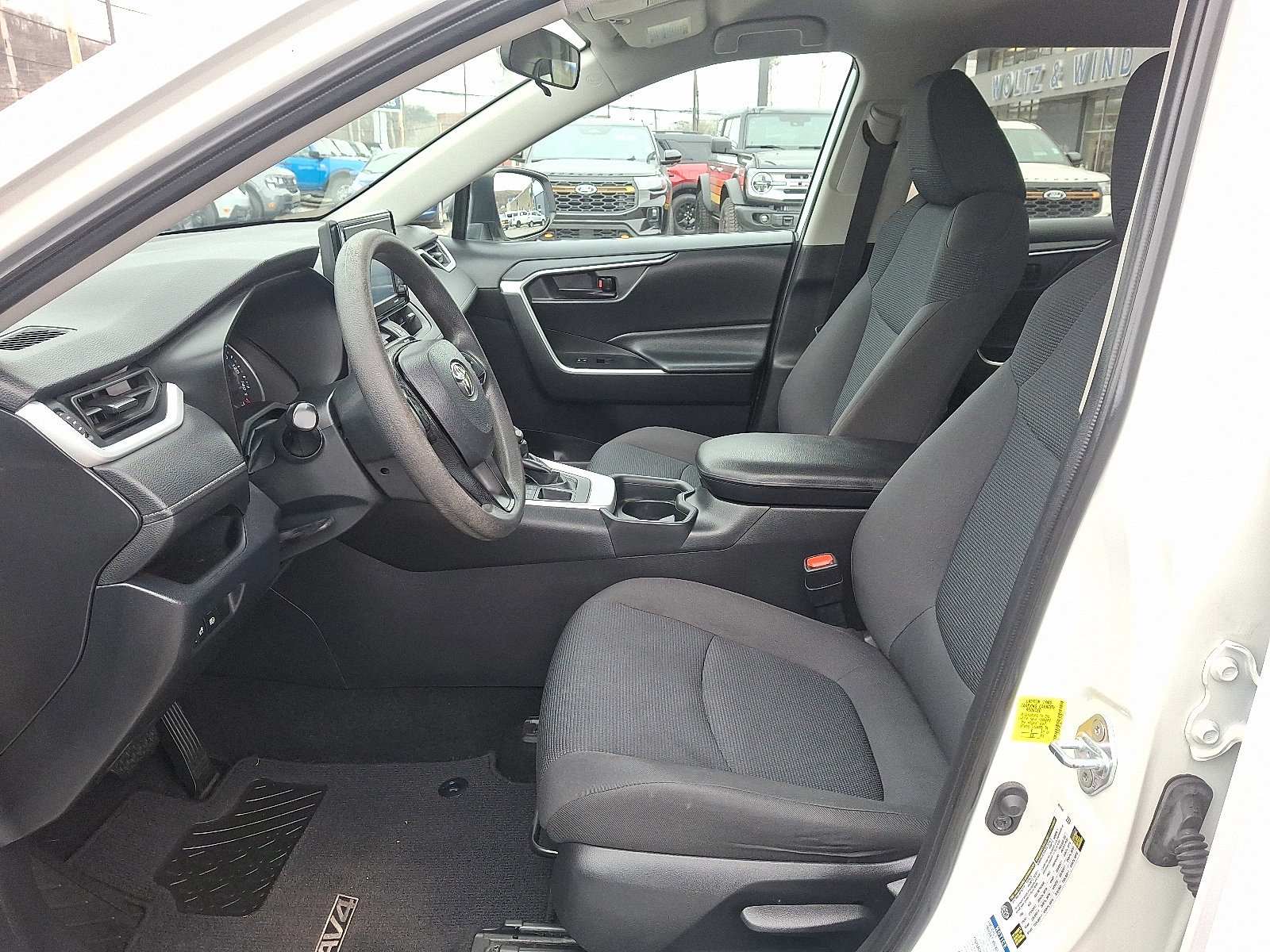 Used 2020 Toyota RAV4 LE w/ Carpet Mat Package image 13