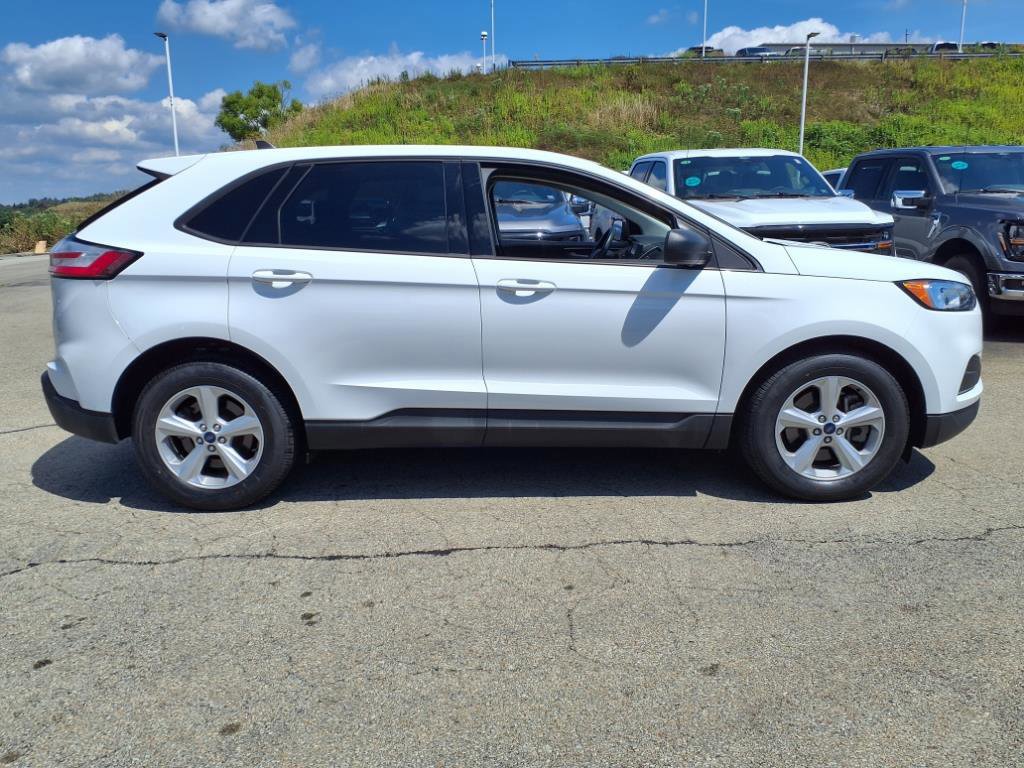 Certified 2022 Ford Edge SE image 4