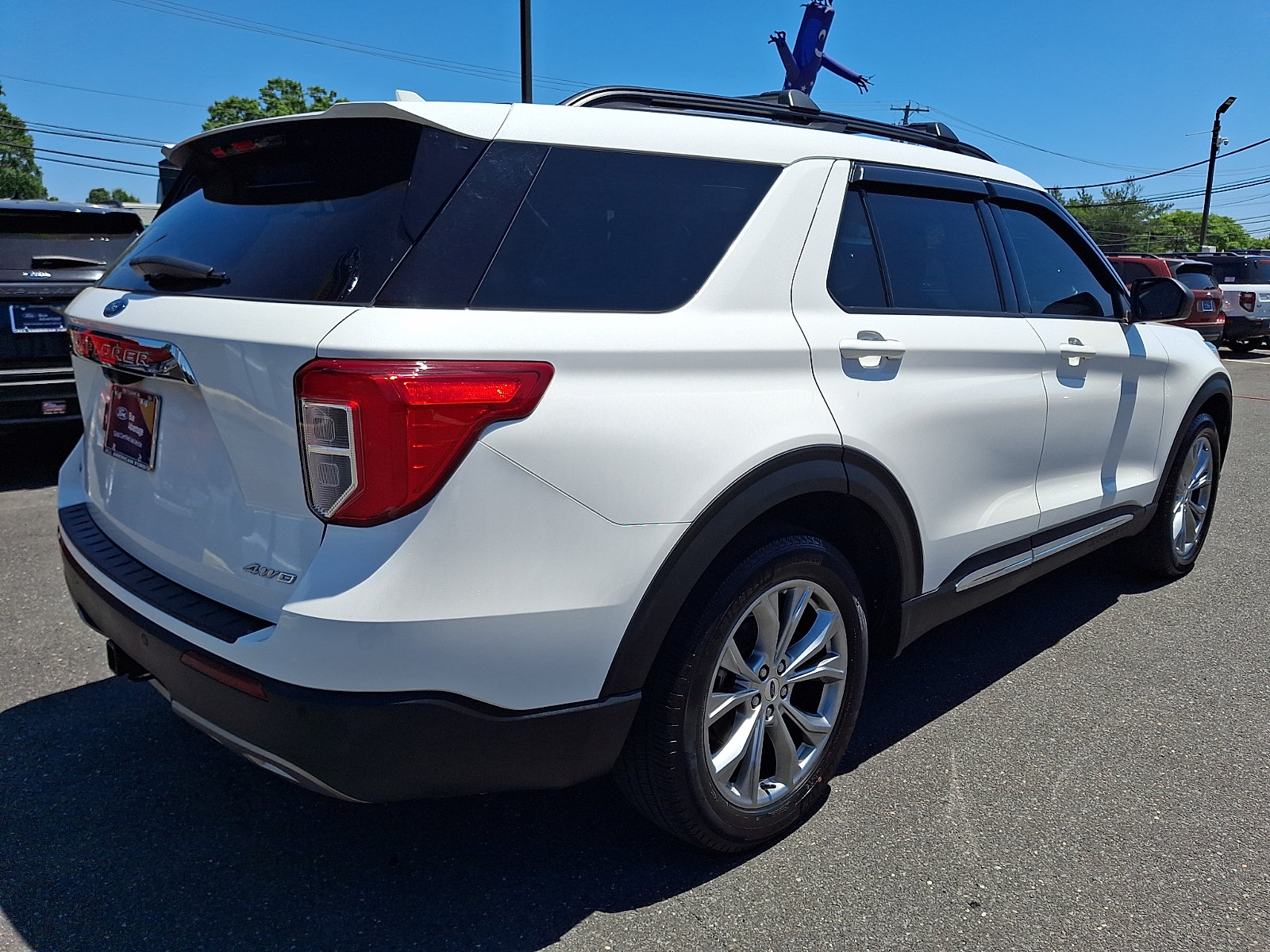 Certified 2022 Ford Explorer XLT w/ Equipment Group 202A AWD/4WD image 11