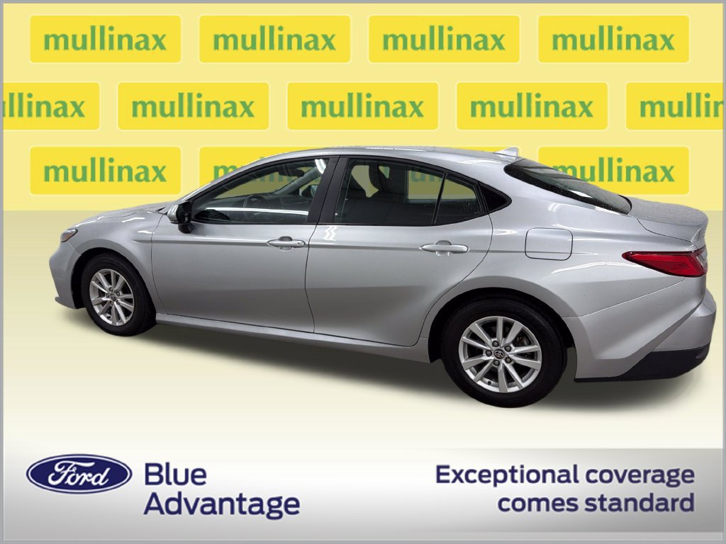 Used 2025 Toyota Camry LE FWD image 11