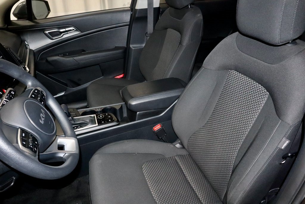 Used 2024 Kia Sportage LX image 25