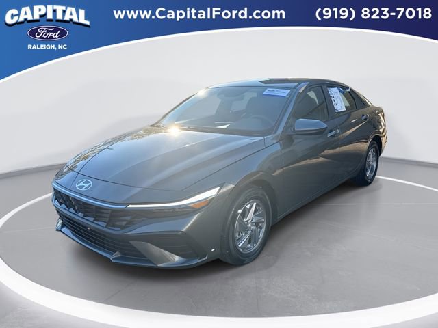 Used 2024 Hyundai Elantra SE