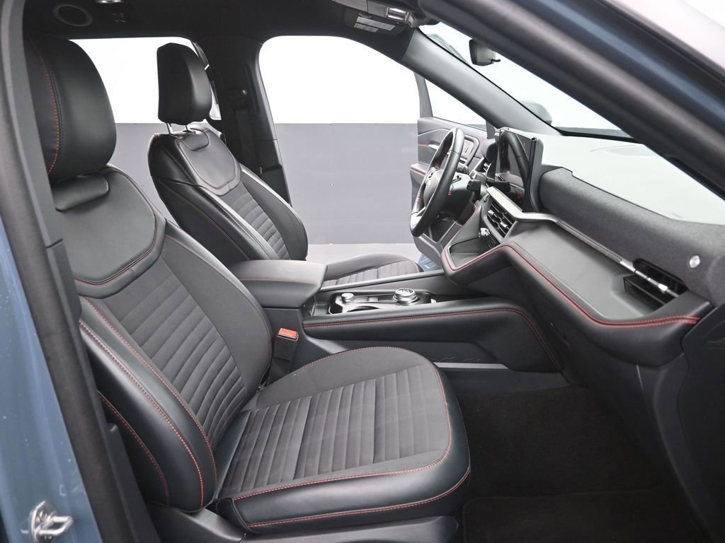 Certified 2025 Ford Explorer ST-Line image 21