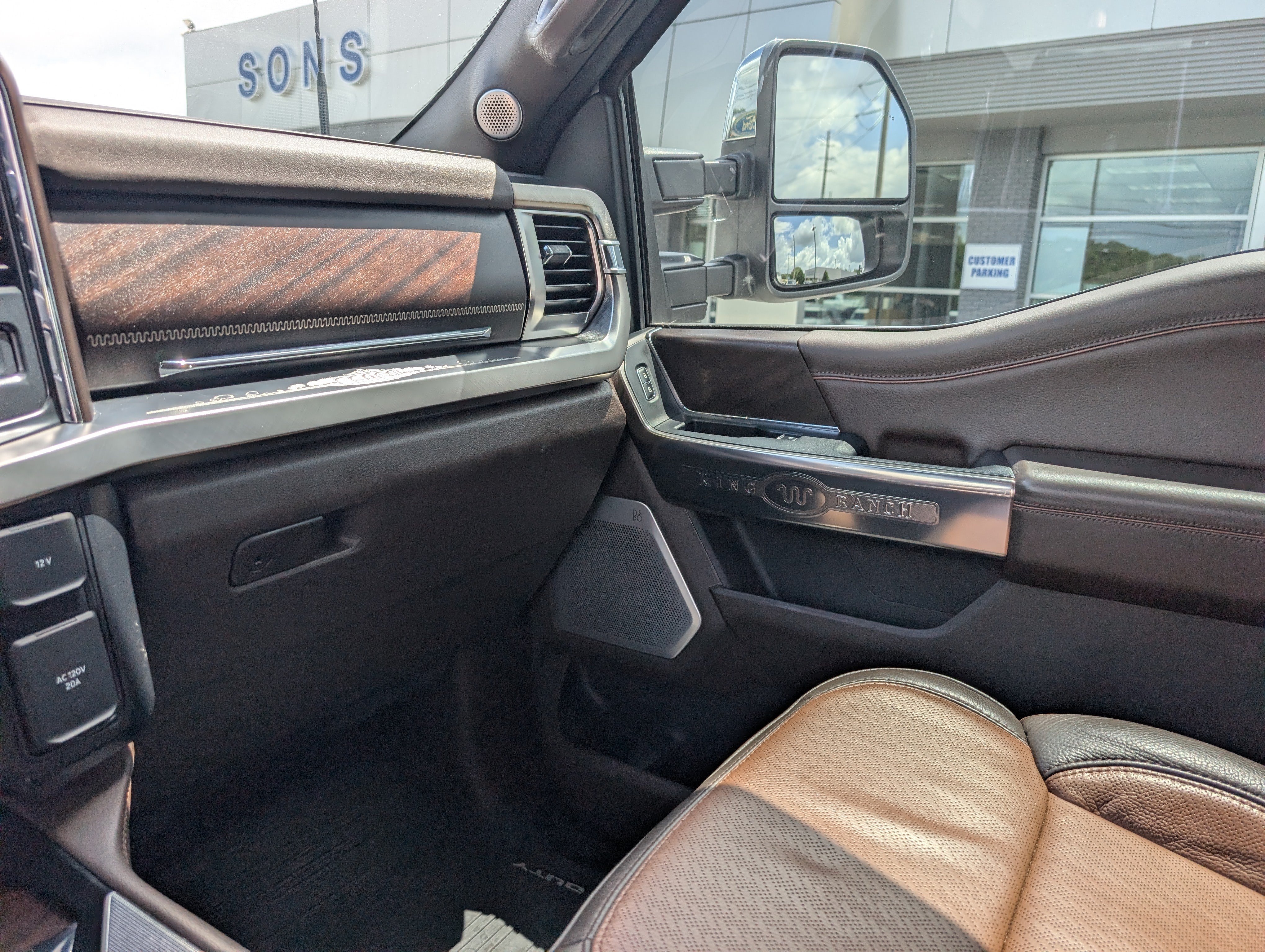 Certified 2023 Ford F250 King Ranch w/ Chrome Package AWD/4WD image 38