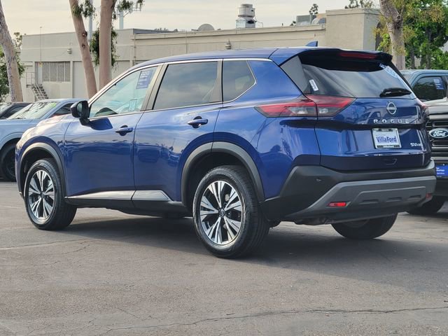 Used 2023 Nissan Rogue SV image 3