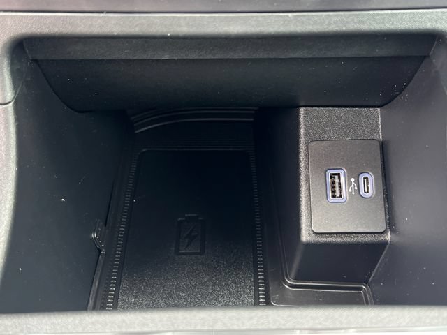 Certified 2024 Ford Edge Titanium AWD/4WD image 21