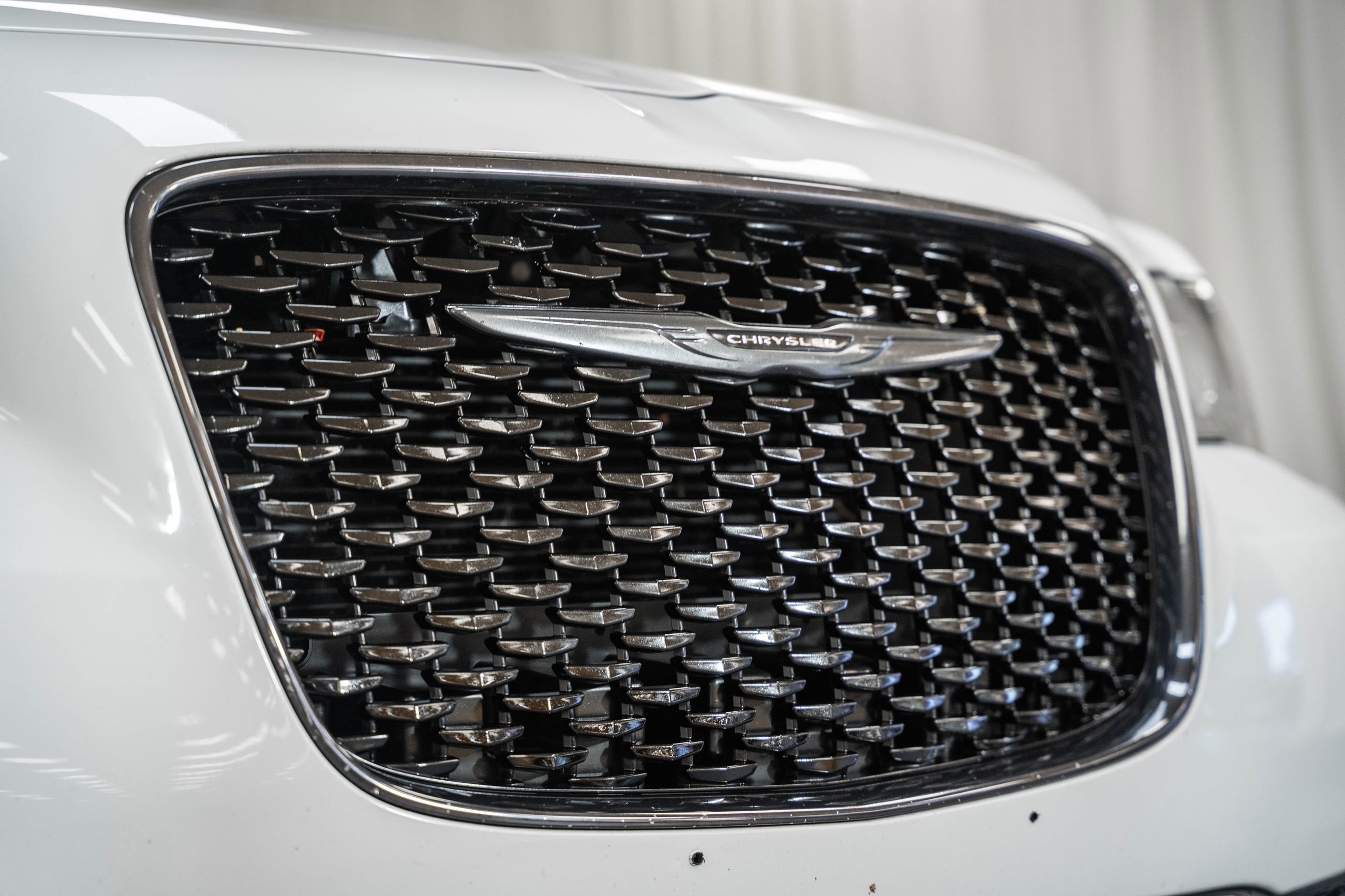 Used 2021 Chrysler 300 Touring w/ Sport Appearance Package image 7