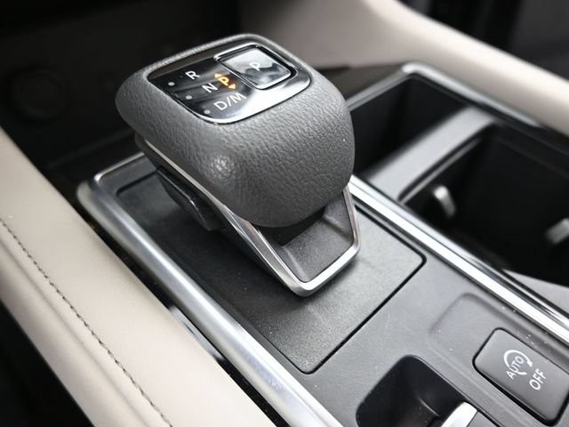 Used 2025 Nissan Pathfinder SL FWD image 13