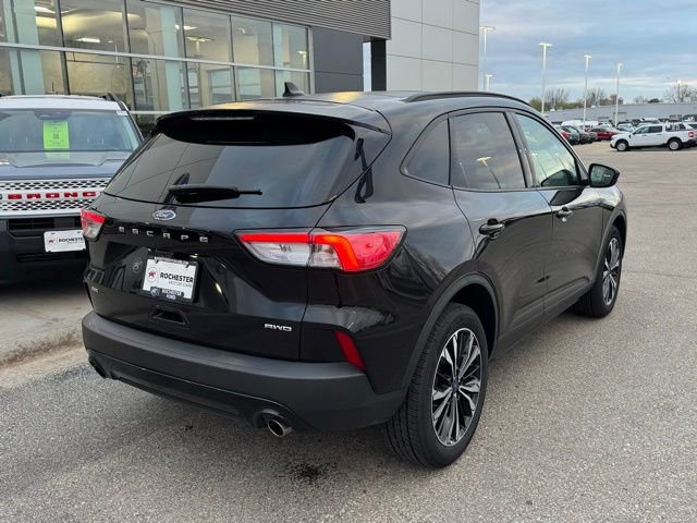 Certified 2022 Ford Escape SE w/ SE Sport Appearance Package AWD/4WD image 3