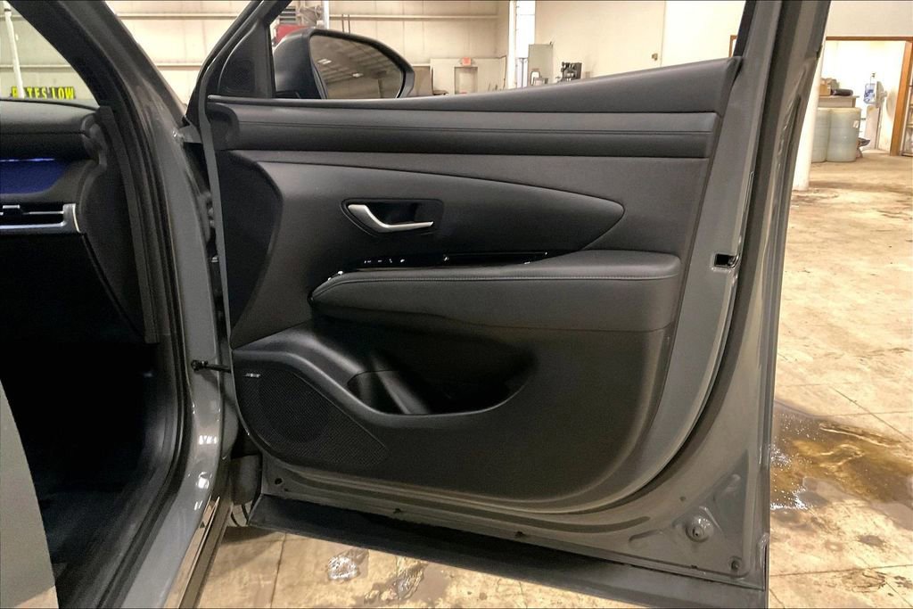 Used 2025 Hyundai Santa Cruz Limited image 23