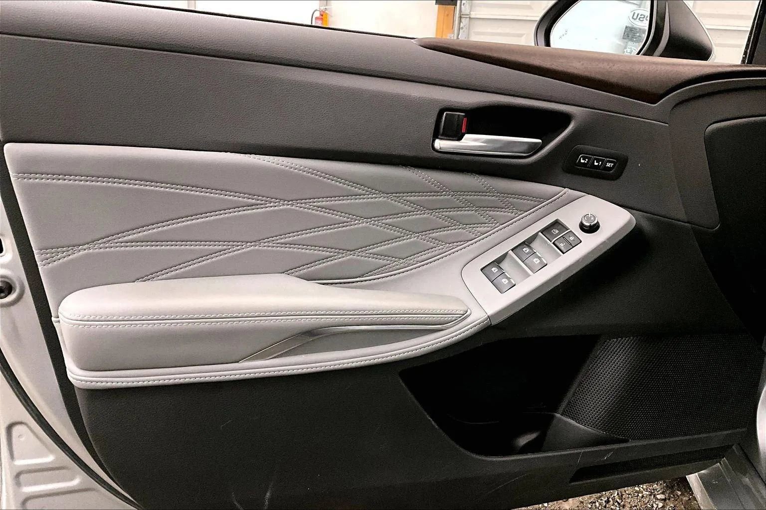 Used 2022 Toyota Avalon Limited w/ Advanced Safety Package image 22