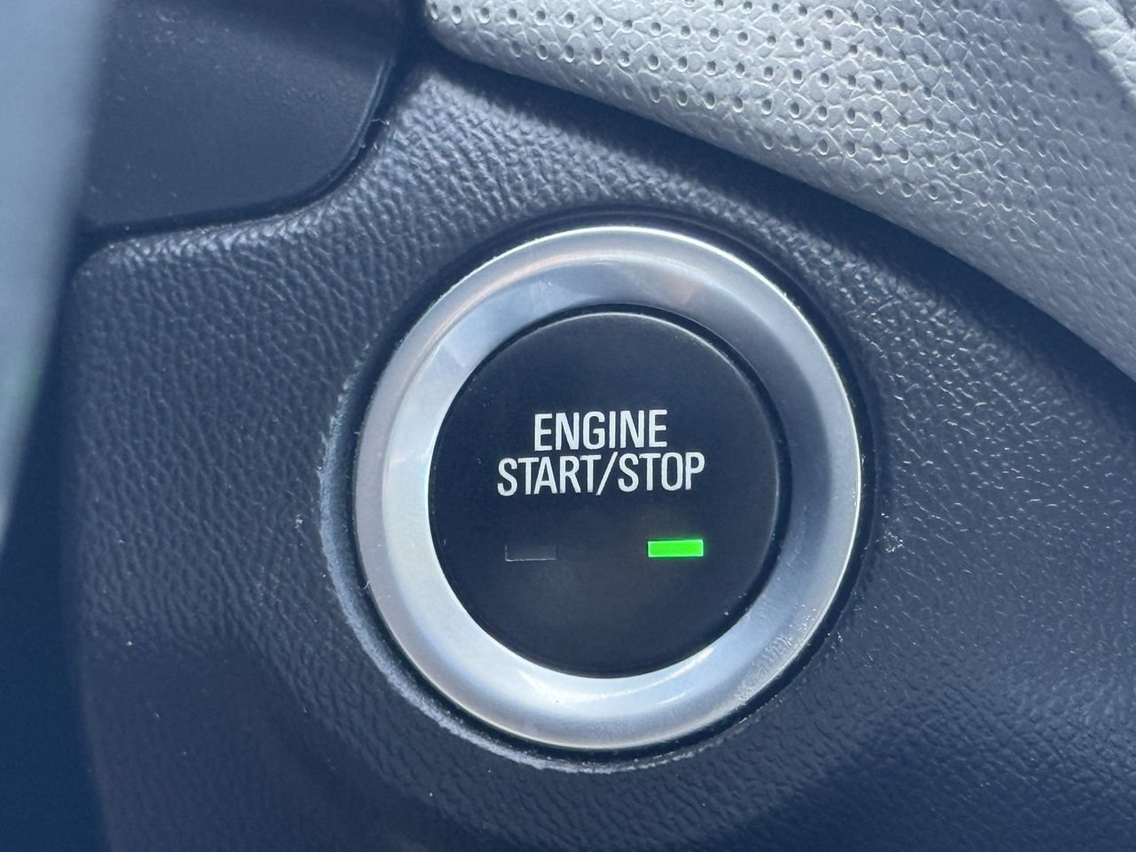 Used 2020 Chevrolet Equinox Premier FWD image 22