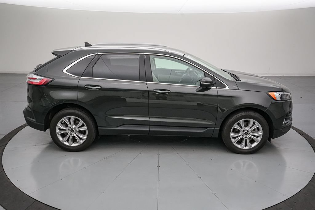 Certified 2024 Ford Edge Titanium AWD/4WD image 3