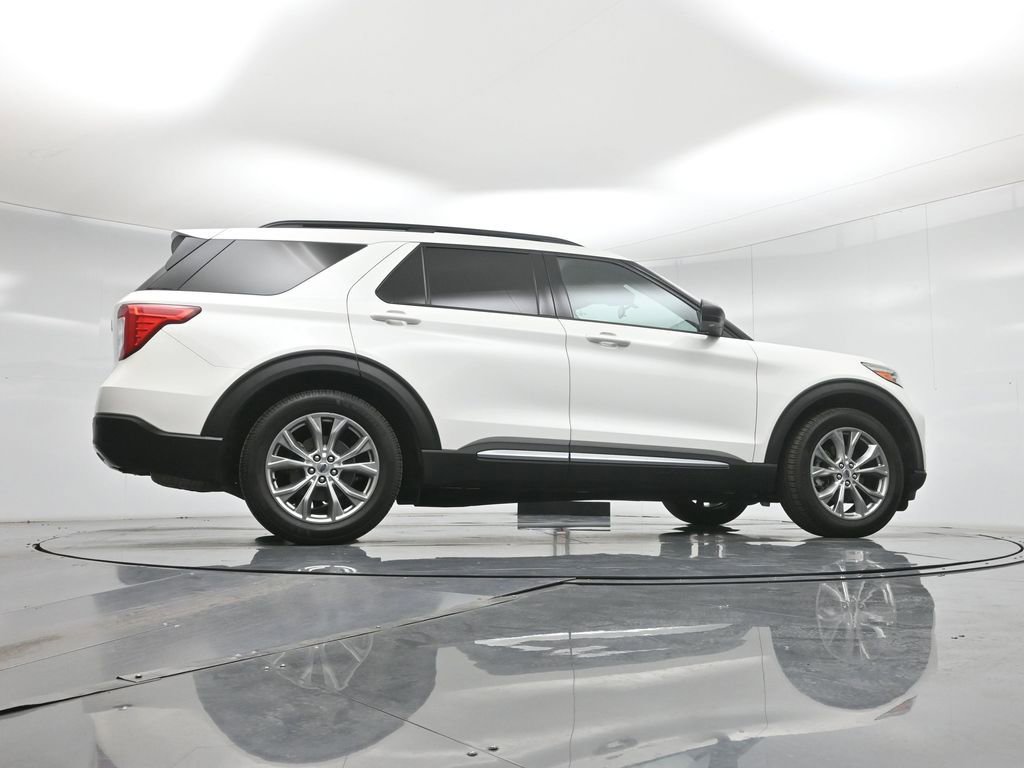 Certified 2021 Ford Explorer XLT w/ Equipment Group 202A RWD image 48