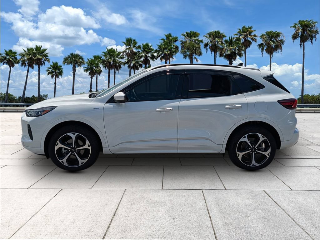 Certified 2025 Ford Escape ST-Line Elite w/ Premium Technology Package AWD/4WD image 5