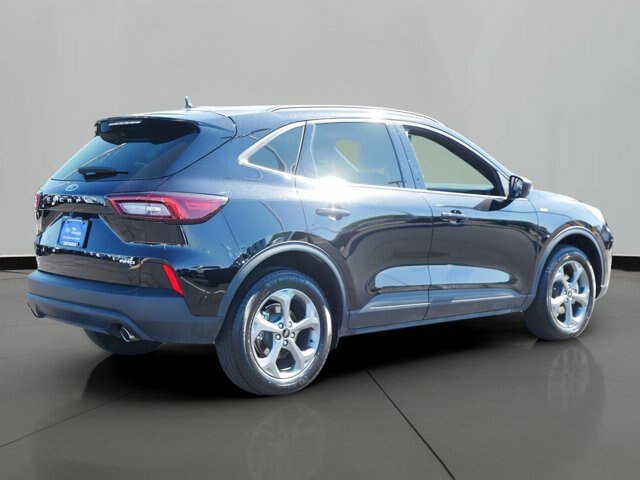 Certified 2025 Ford Escape ST-Line AWD/4WD image 3