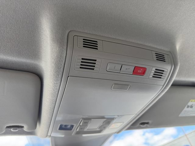Used 2023 Volkswagen Tiguan SE FWD image 29