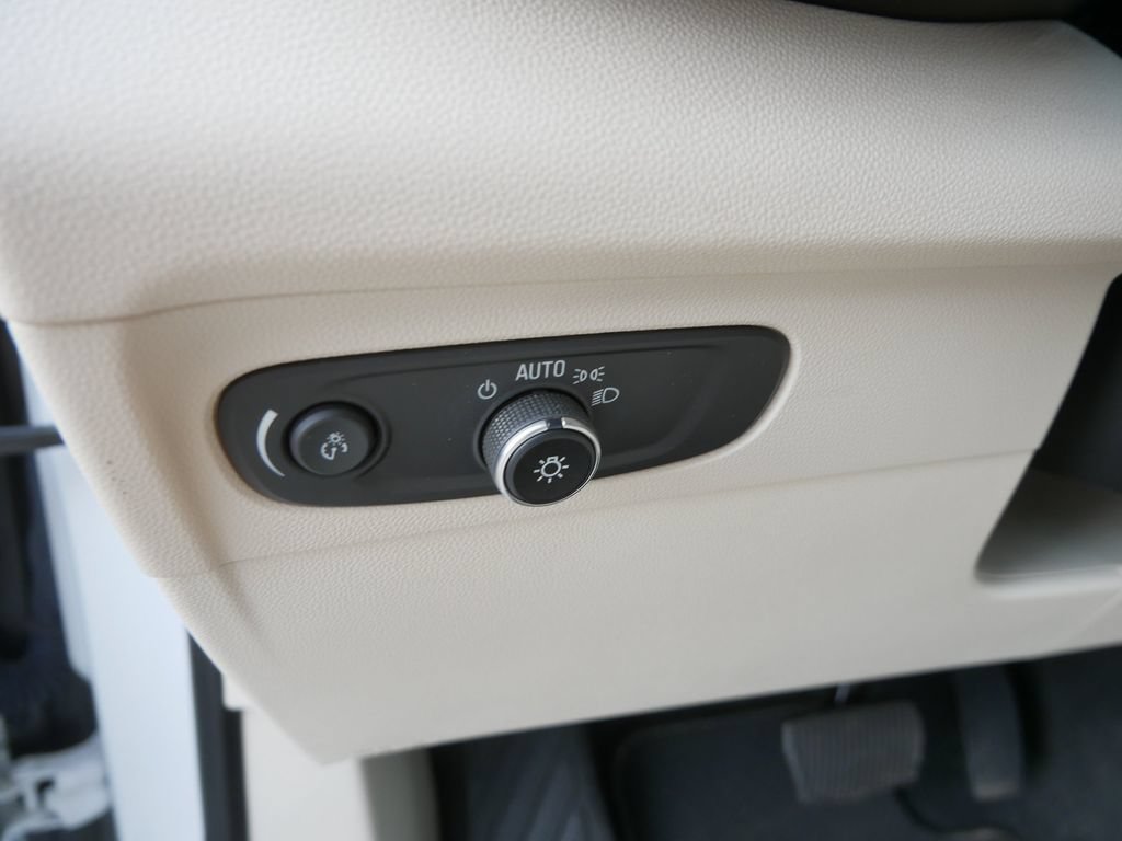 Used 2023 Buick Envision Essence AWD/4WD image 17