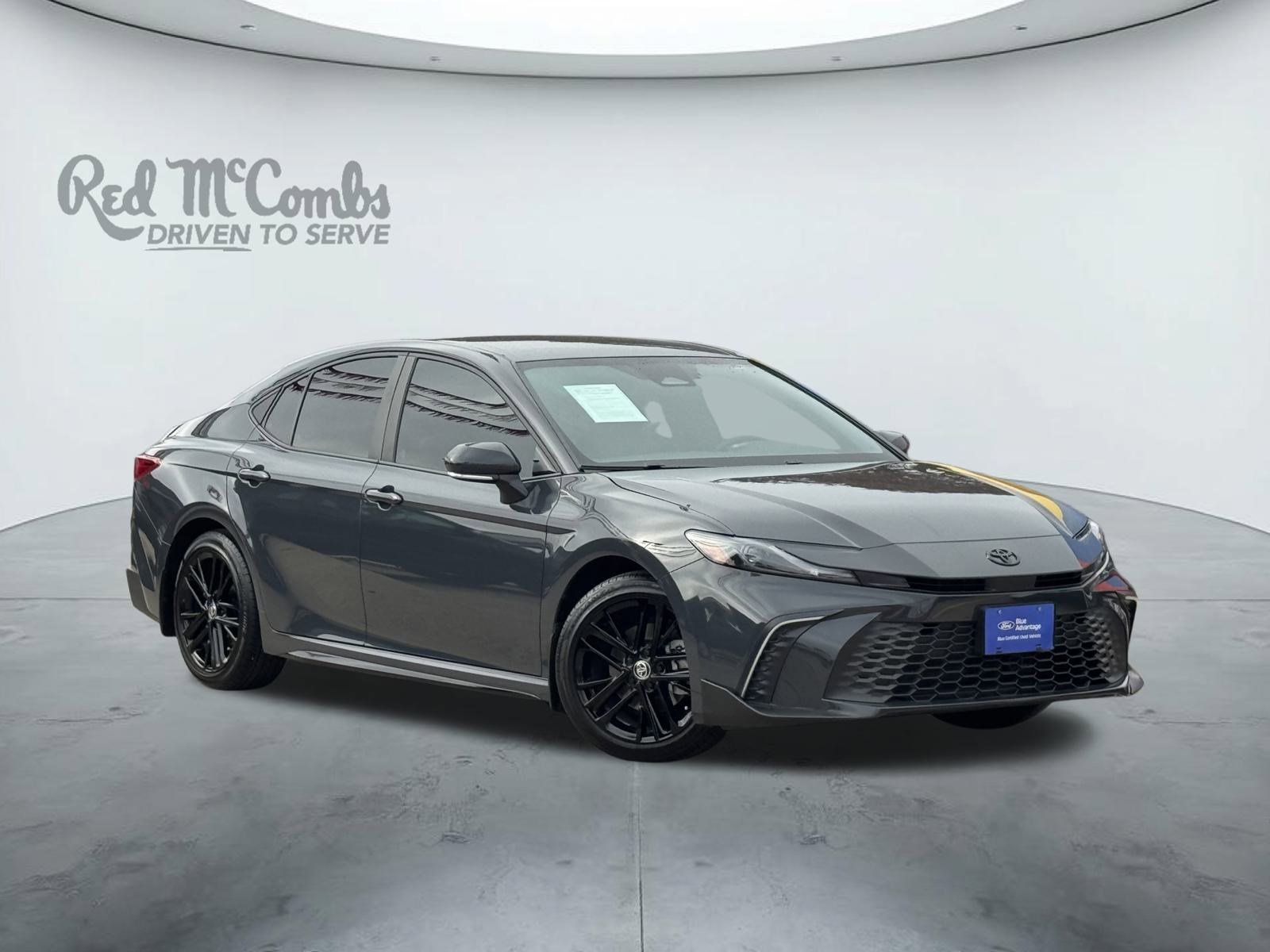 Used 2025 Toyota Camry LE image 1