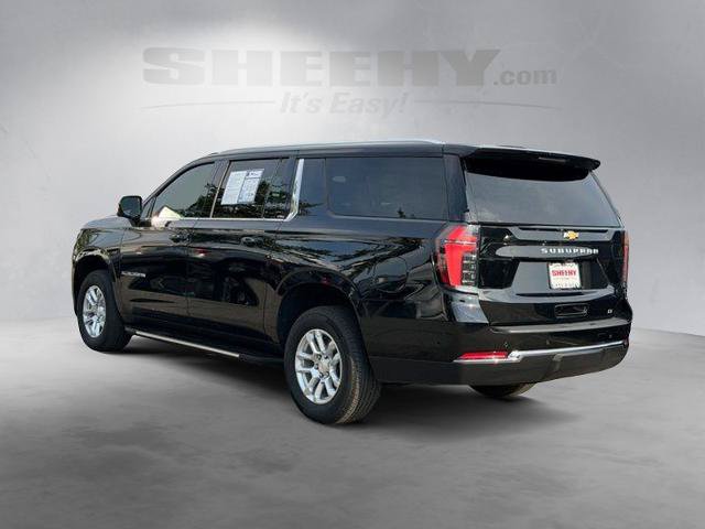 Used 2025 Chevrolet Suburban LT w/ Comfort Package AWD/4WD image 15