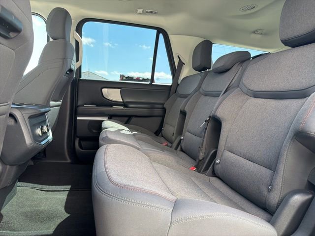 Certified 2025 Ford Expedition Active image 11