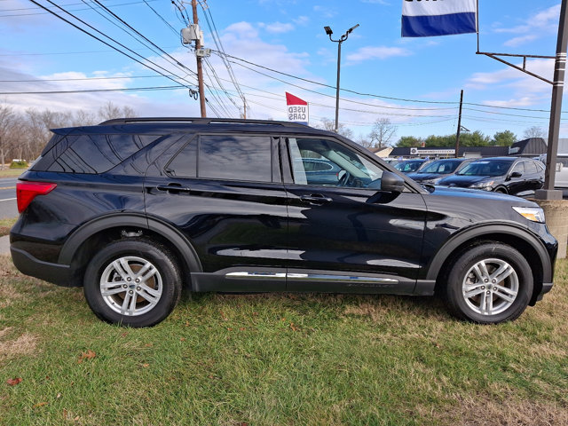 Certified 2024 Ford Explorer XLT w/ Equipment Group 202A AWD/4WD image 7