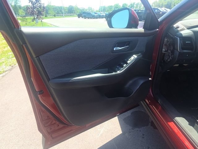Used 2023 Nissan Rogue SV FWD image 21