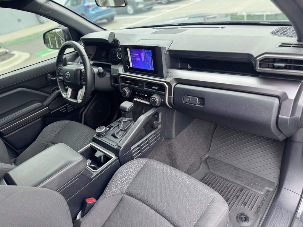 Used 2025 Toyota 4Runner SR5 AWD/4WD image 24