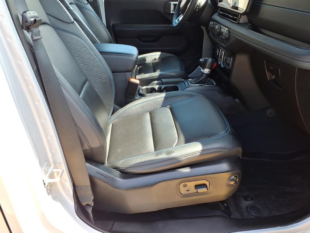 Used 2024 Jeep Wrangler High Altitude AWD/4WD image 8